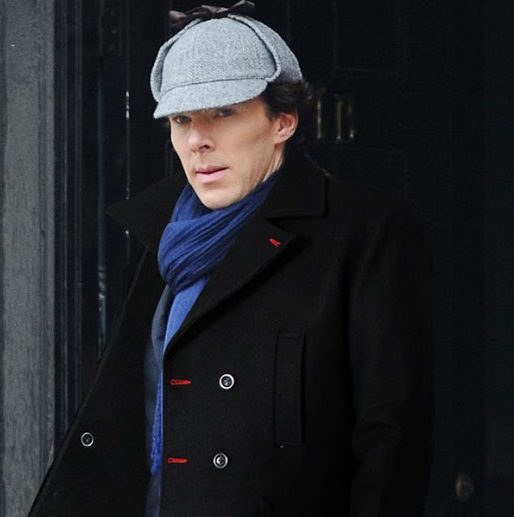Solve Your Greatest Mystery in this FitJacket’s Sherlock Holmes Coat Review