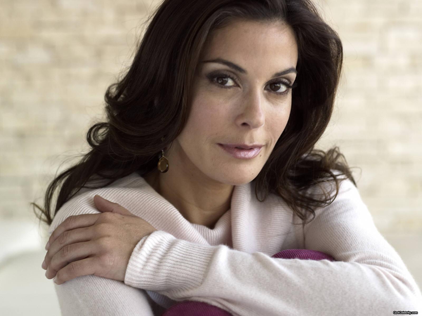 Who could Teri Hatcher be Playing on Supergirl?