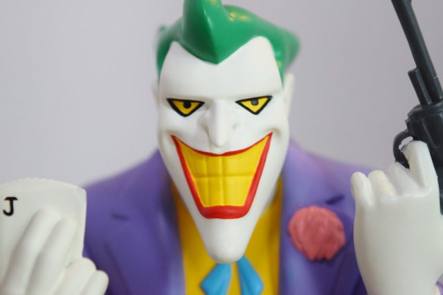 Batman: The Animated Series Resin Joker Bust REVIEW