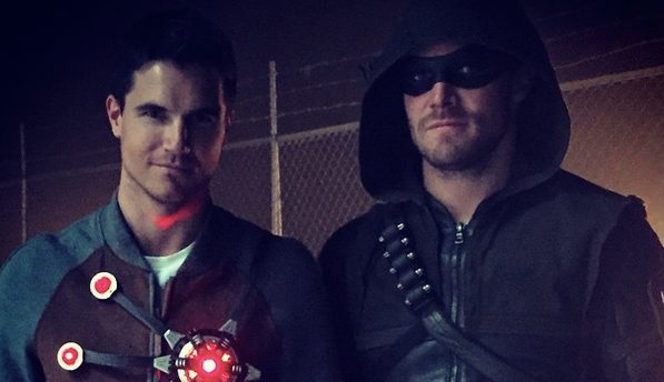 Robbie Amell Teases ‘Arrow’ Appearance For Firestorm In BTS Photo