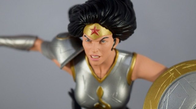 Diamond Select Wonder Woman Dark Nights Metal Statue (Review)