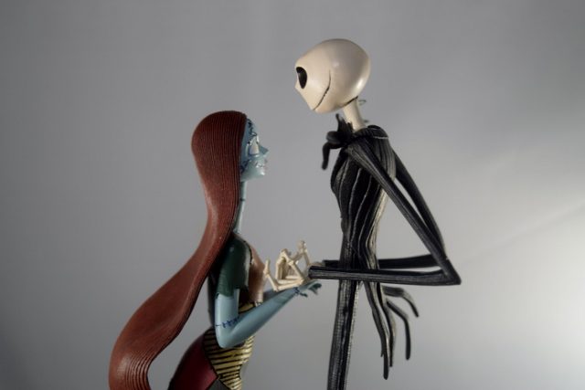 Diamond Select’s The Nightmare Before Christmas Jack And Sally Statue (Review)