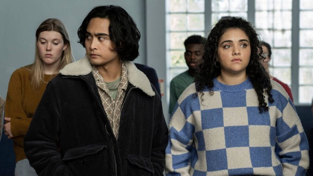 Kristian Flores as Simon and Kiara Pichardo as Nicole in School Spirits season 1 