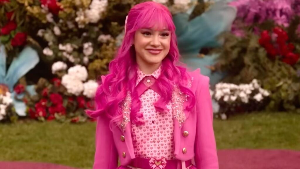 Liamani Segura as Princess Pink in Descendants: Wicked Wonderland.