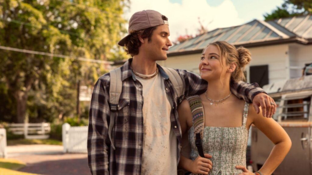 Chase Stokes and Madelyn Cline in Outer Banks season 5