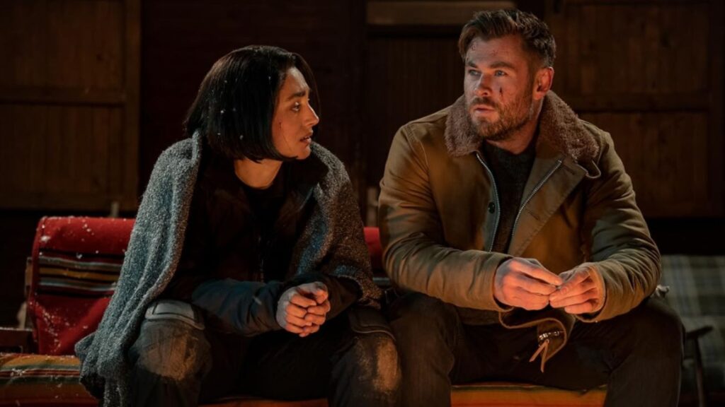 Golshifteh Farahani and Chris Hemsworth in Extraction